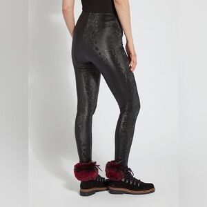 Lyssé New York snake print Large Leggings NWT